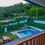 Ayrikvadi Panorama Villa *