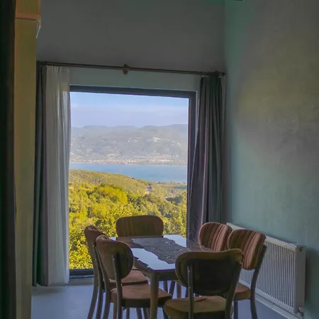 Vila Ayrikvadi Panorama