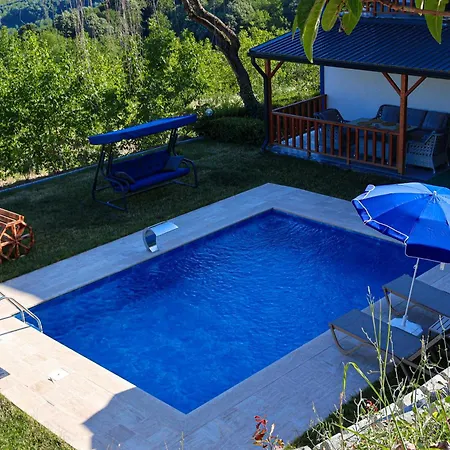 Ayrikvadi Panorama *