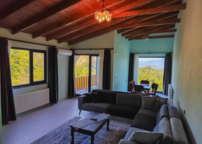 Ayrikvadi Panorama Villa *