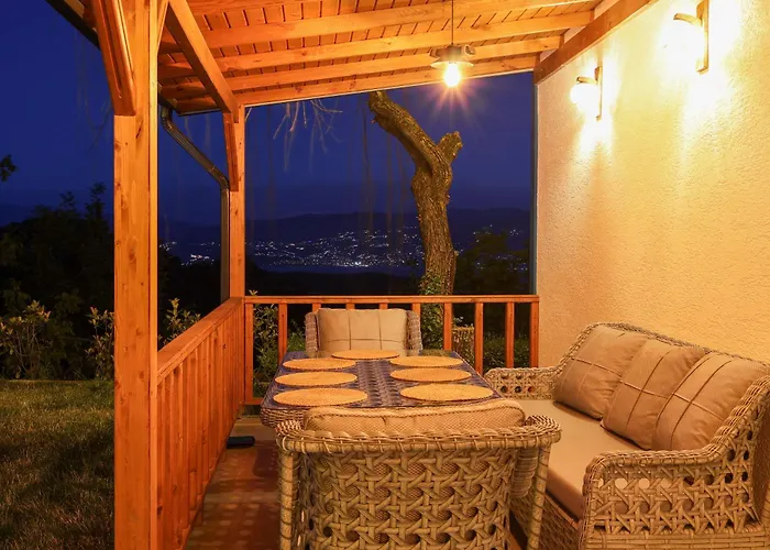 Ayrikvadi Panorama *