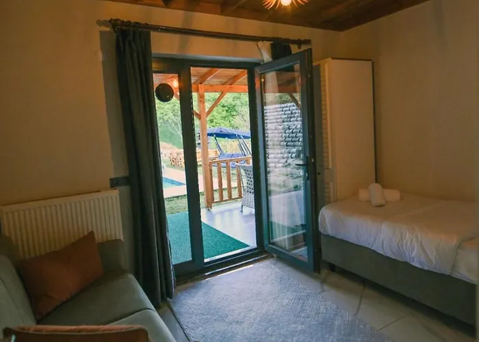 Villa Ayrikvadi Panorama *