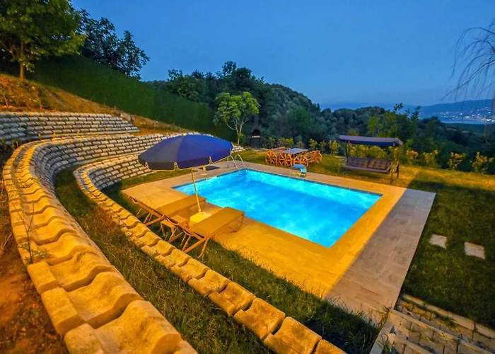 Ayrikvadi Panorama Villa *